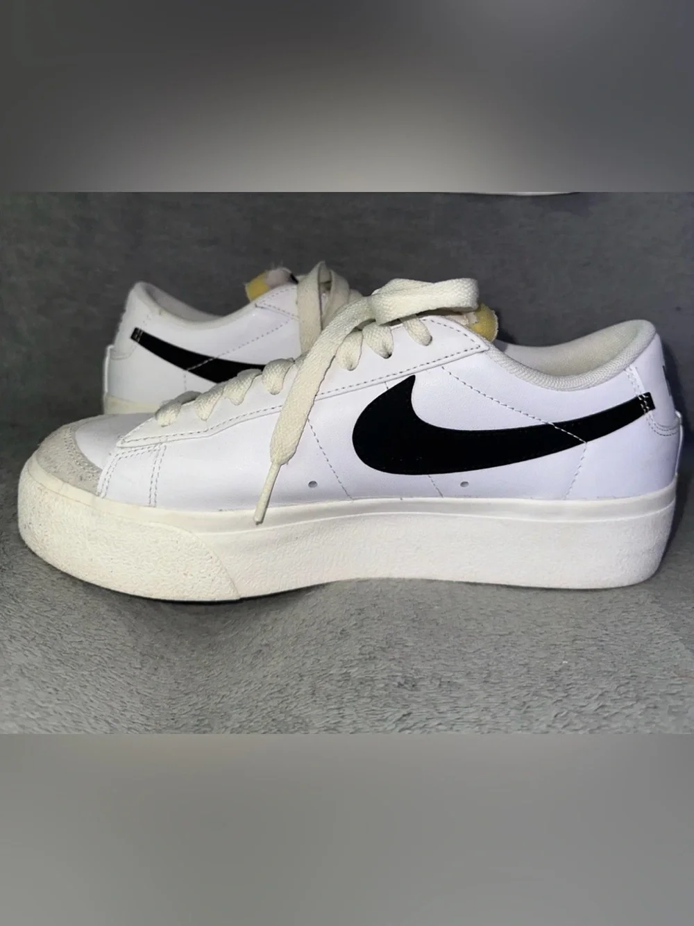 Women’s Nike Blazer Low Platform Athletic Shoes DJ0292 101 - Size 7.5